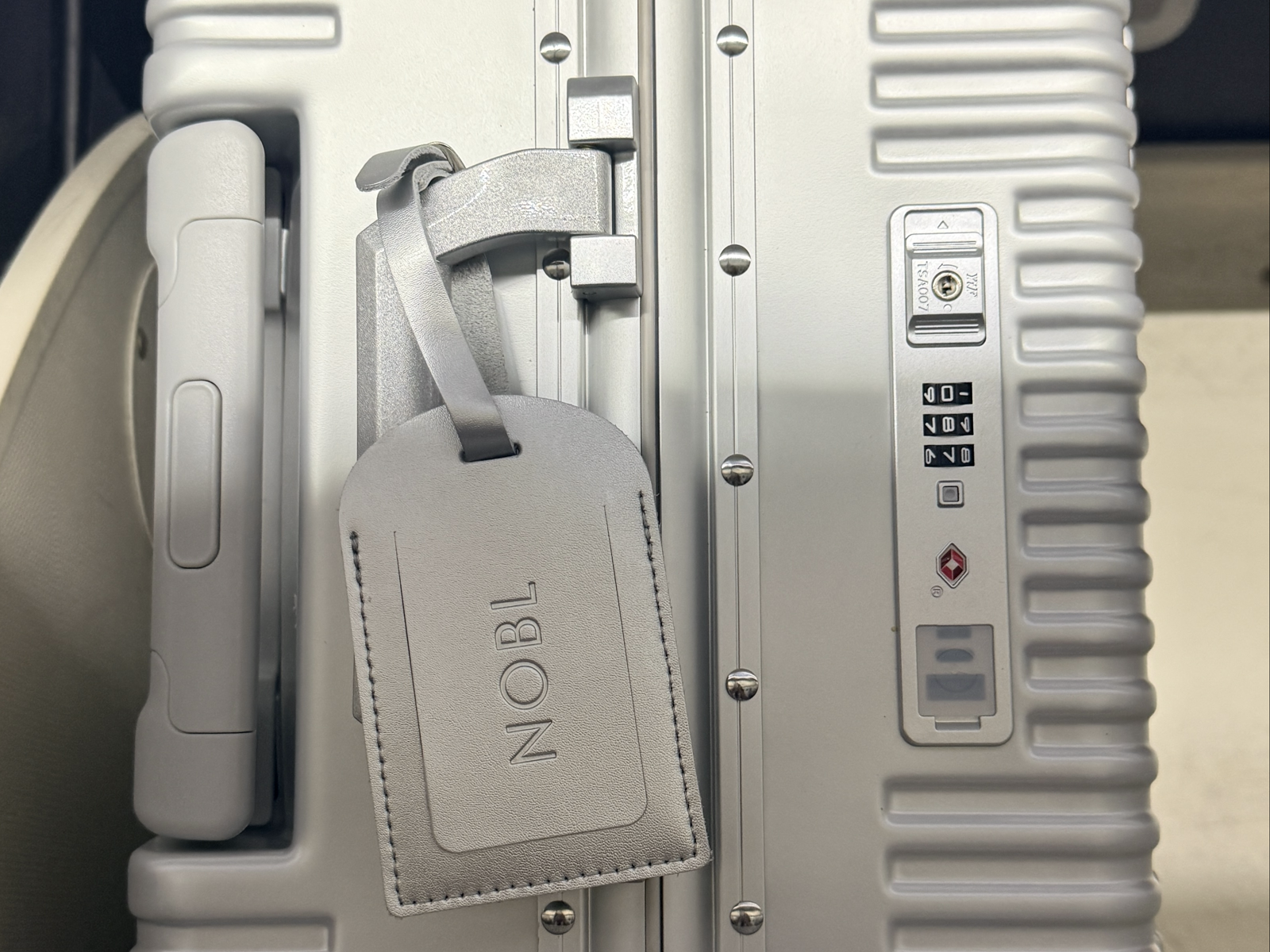 Phone battery from curb to gate with the NOBL USB port