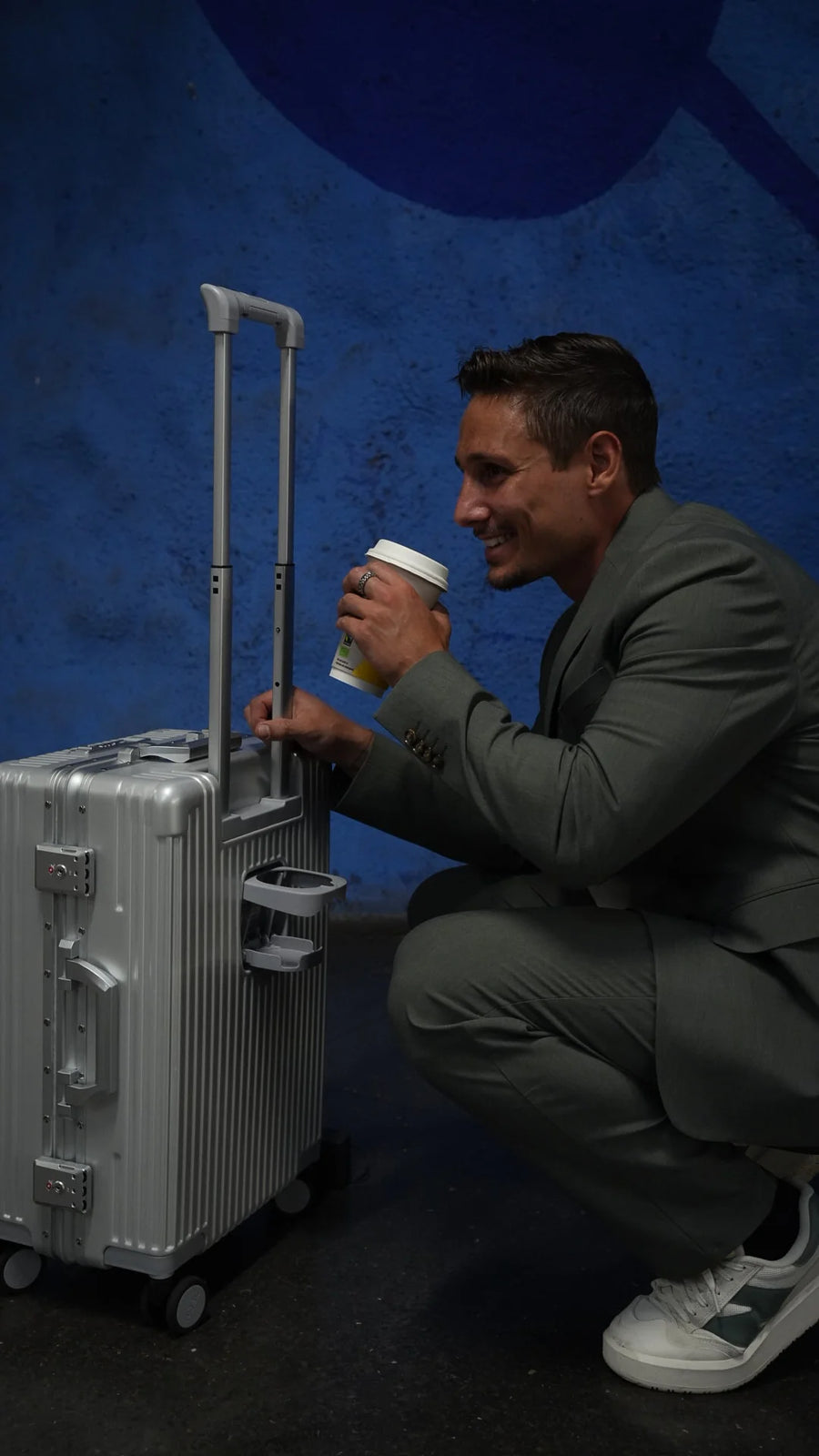 Mirror traveler with black luggage